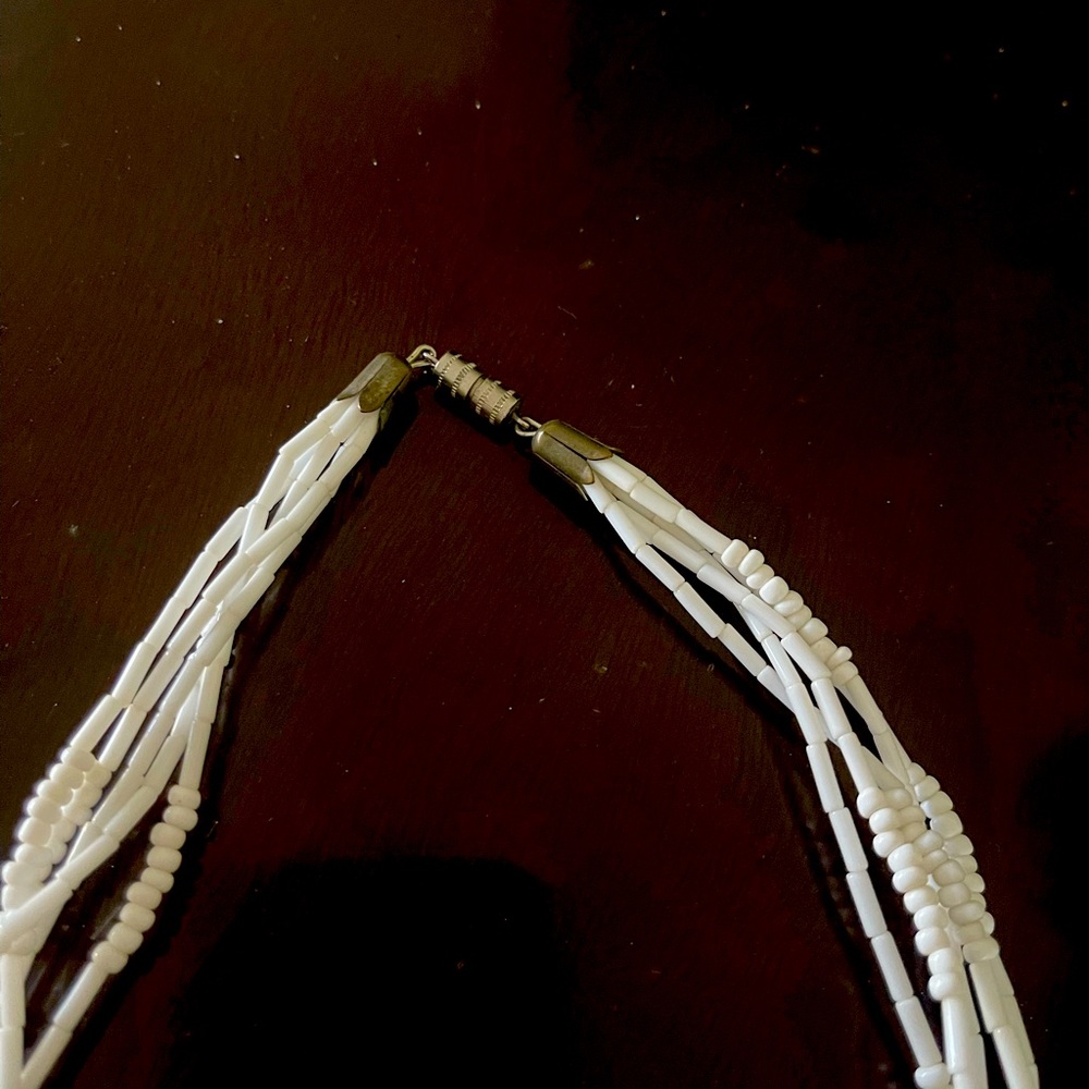 Multi-strand necklace - Picture 2 of 3